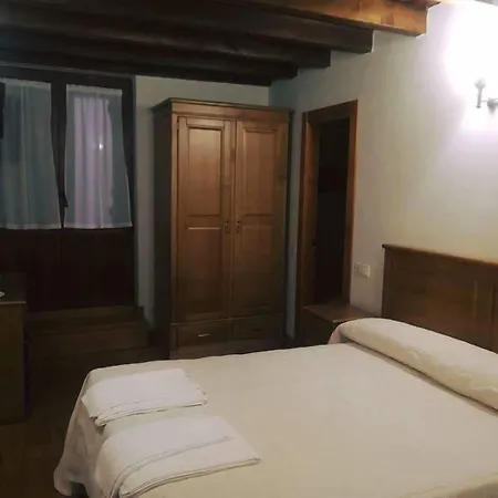 Herberg El Roblon De Cabuerniga 3*