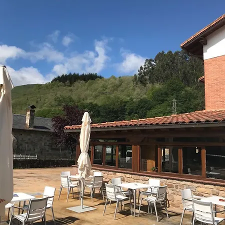 Herberg El Roblon De Cabuerniga 3*