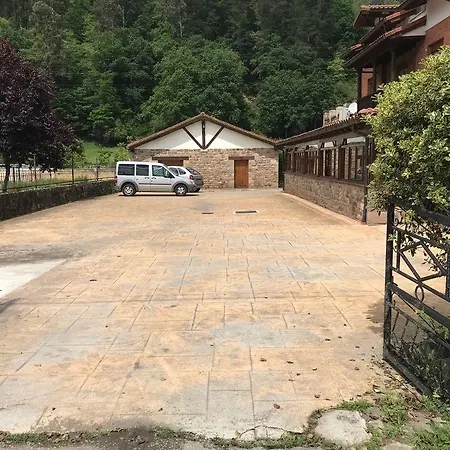 El Roblon De Cabuerniga Herberg 3*
