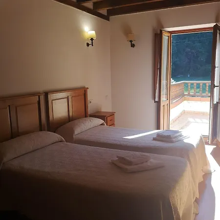 El Roblon De Cabuerniga Kro Renedo De Cabuerniga