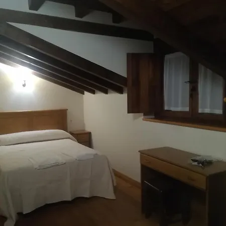 Herberg El Roblon De Cabuerniga 3*