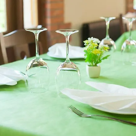 El Roblon De Cabuerniga Fogadó 3*