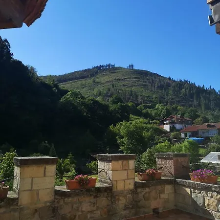 El Roblon De Cabuerniga 3*