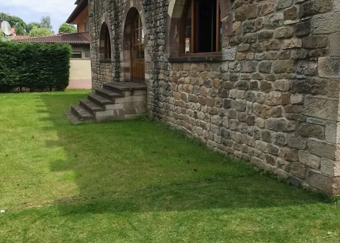 여관 El Roblon De Cabuerniga