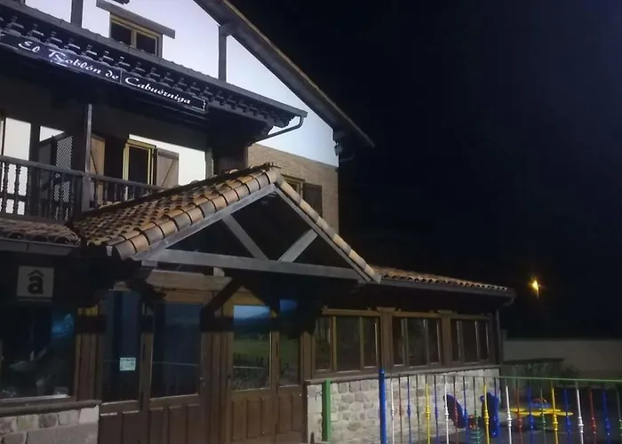 여관 El Roblon De Cabuerniga Renedo De Cabuerniga