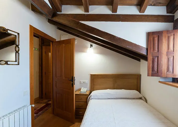 El Roblon De Cabuerniga 3*